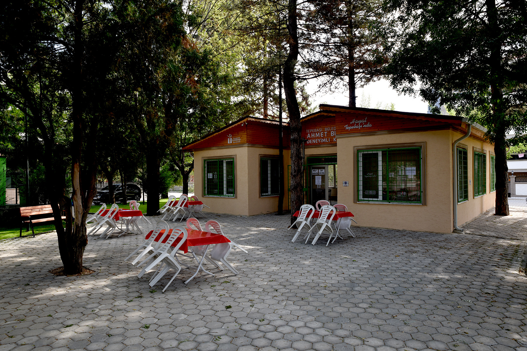 Ahmet Bilek Deneyimli Kafe