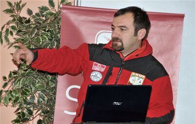 AKUT İŞBİRLİĞİYLE ENGELLİLERE DEPREM EĞİTİMİ