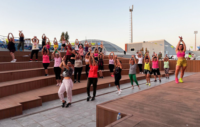 YAZ AYLARINDA DANS FİT İLE SPOR YAPTILAR