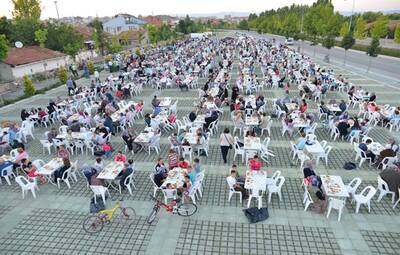   SAZOVA MAHALLESİ'NDE İFTAR SEVİNCİ