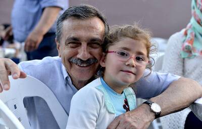 TEPEBAŞI İFTARLARINDA YÜZÜ GÜLEN ÇOCUKLAR