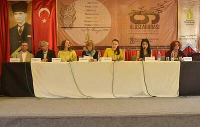 ŞİİR BULUŞMASI'NDA BARIŞ MISRALARI YAZILDI