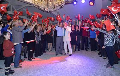 ÖĞRETMENLER TEPEBAŞI'NDA BİR ARAYA GELDİ