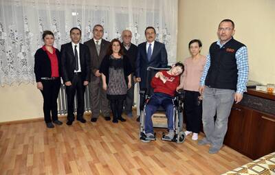 BERKAY AKÜLÜ ARACINA KAVUŞTU