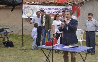 BAŞKAN ATAÇ ÜMRANİYE'DE BAHAR ŞENLİĞİ'NDE