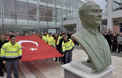 TEPEBAŞI PERSONELİ BÜYÜK ÖNDERİ UNUTMADI