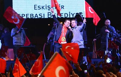 FERHAT GÖÇER İLE MUHTEŞEM KAPANIŞ