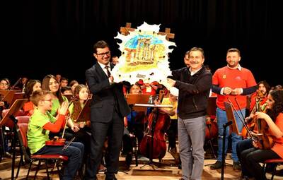 HARİKA ÇOCUKLAR BERGAMA'DA GÖNÜLLERİ FETHETTİ