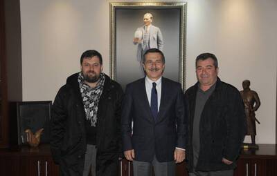 ENGELLİLERE YÜREĞİ İLE SARILAN BİR BAŞKAN