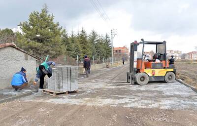 BEŞEVLER'DE YOL VE KALDIRIM ÇALIŞMASI