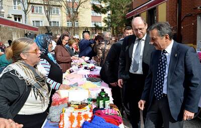 KADIN PANAYIRI VE TAKAS PAZARINA YOĞUN İLGİ