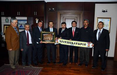 SİVRİHİSARSPOR'DAN BAŞKAN ATAÇ'A ZİYARET
