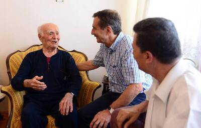 AHMET ATAÇ'TAN İSMAİL ÖZEN'E ZİYARET