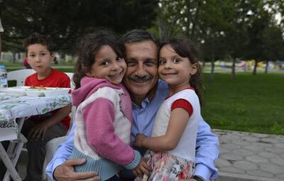 TEPEBAŞI AİLESİ AYNI SOFRADA BULUŞMAYA DEVAM EDİYOR