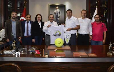 SİNERJİ TENİS KULÜBÜ'NDEN BAŞKAN ATAÇ'A ZİYARET
