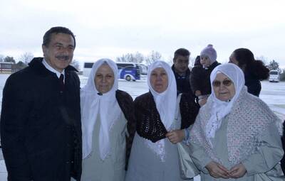 BAŞKAN ATAÇ UMRE YOLCULARINI UĞURLADI