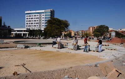 İKİ MODERN PARKTA ÇALIŞMALARA HIZ VERİLDİ