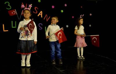 BAYRAM COŞKUSU EN GÜZEL TEPEBAŞI'NDA YAŞANIYOR