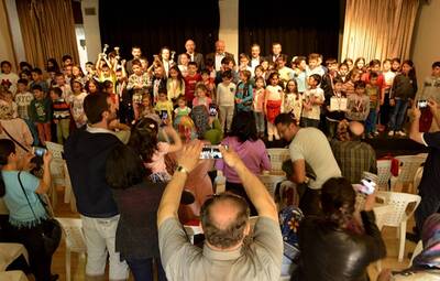 ÇOCUKLAR YARIŞARAK SATRANÇ ÖĞRENİYOR