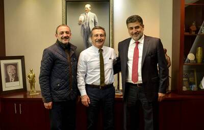 "SAĞCI SOLCU HERKES ATAÇ'I SEVİYOR"