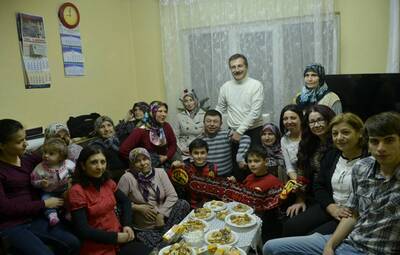 YEDİDEN YETMİŞE BÜYÜK BİR AİLEYİZ