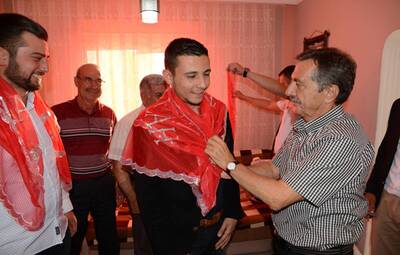BAŞKAN ATAÇ'TAN KINALI KUZULARIMIZA ZİYARET