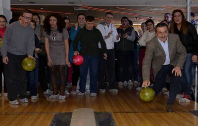 ENGELLİLERİN BOWLING KEYFİ