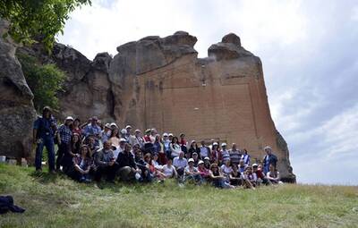ŞAİRLER ŞİİRLERİNİ YAZILIKAYA'DA OKUDU