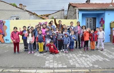 SOKAKTA ŞENLİK VAR!