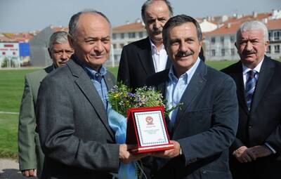 BAŞKAN ATAÇ'A VEFA PLAKETİ