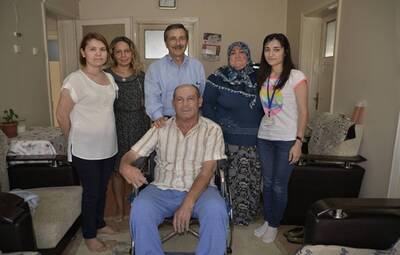 TOPLADIKLARI MAVİ KAPAKLARLA ÇARE OLDULAR