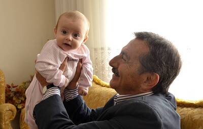 ATAÇ İKİZ VE ÜÇÜZ BEBEKLERİ ZİYARET ETTİ