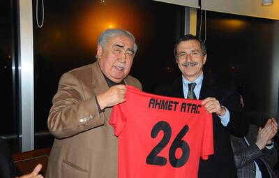 ATAÇ'A EFSANE ESES'TEN EFSANE FORMA