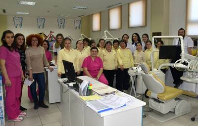 ENGELLİ BİREYLERİN DİŞ MUAYENELERİ YAPILIYOR