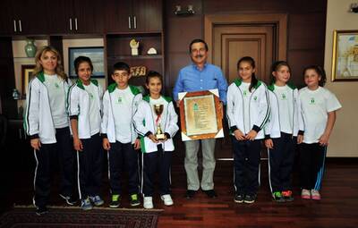 BAŞARILI TAEKWONDOCULAR BAŞKAN ATAÇ' I ZİYARET ETTİ