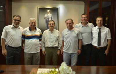 ESKİ HAKEMLERDEN BAŞKAN ATAÇ'A ZİYARET