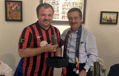 BAŞKAN ATAÇ, NİHAT SIRDAR'I ESES RENKLERİNE BAĞLADI