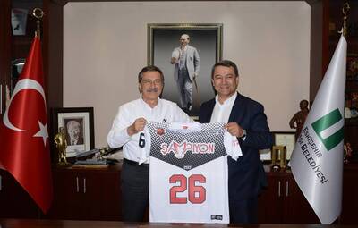 BAŞKAN ATAÇ'A ESKİŞEHİR BASKET FORMASI