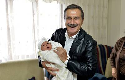 BEBEKLERLE MUTLULUK TABLOSU