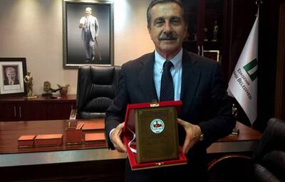 BAŞKAN ATAÇ'A BİR ÖDÜL DE KAMU ÇALIŞANLARINDAN