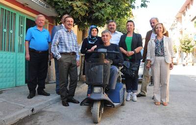 YÜRÜYEMEYEN EMES HASTASINA AKÜLÜ ARAÇ DESTEĞİ