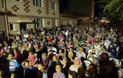 ŞİRİNTEPE'DE BİNLERCE İNSAN PAYLAŞMANIN SEVİNCİNİ YAŞADI