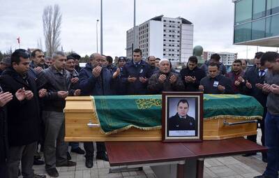 ÇALIŞMA ARKADAŞLARINDAN ETHEM'E VEDA