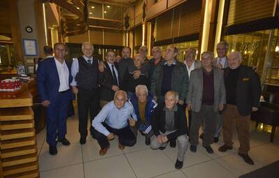BAŞKAN ATAÇ EFSANE FUTBOLCULARLA BİRARAYA GELDİ