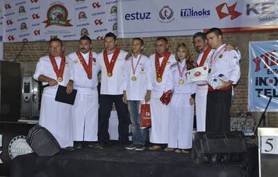 AŞÇILAR PİŞMİŞ TOPRAĞA LEZZET KATTI
