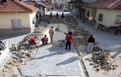 FEN İŞLERİ EKİPLERİ ONARIM ÇALIŞMALARINI SÜRDÜRÜYOR