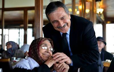 DÜNYA YAŞLILAR HAFTASI'NDA BİR ARAYA GELDİLER