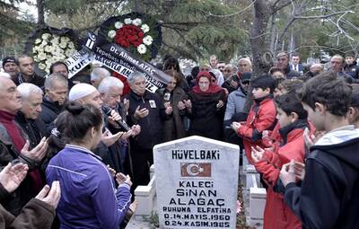 SİNAN ALAĞAÇ MEZARI BAŞINDA ANILDI