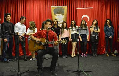 AÇIK SAHNE'DE KONSER KEYFİ   
