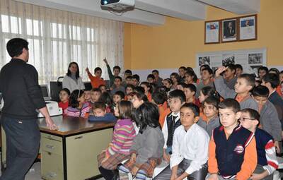 SOKAK HAYVANLARI BİLGİLENDİRME EĞİTİMLERİ SÜRÜYOR  